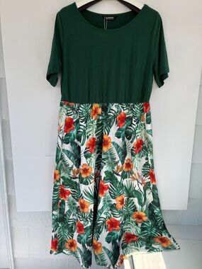 BloomChic Green Top with Tropical Floral Dress Pockets Size 14-16